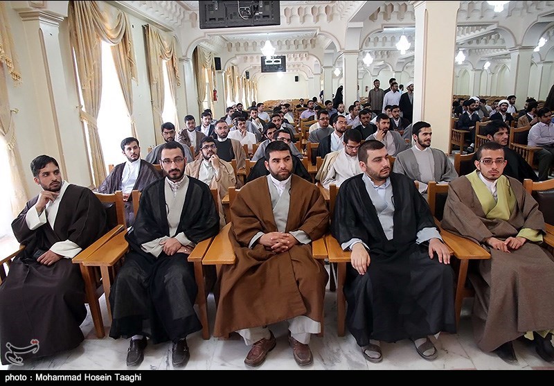 مراسم عمامه گذاری طلاب