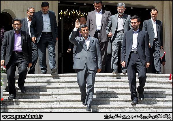 احمدی نژاد بعد از رد صلاحیت مشایی
