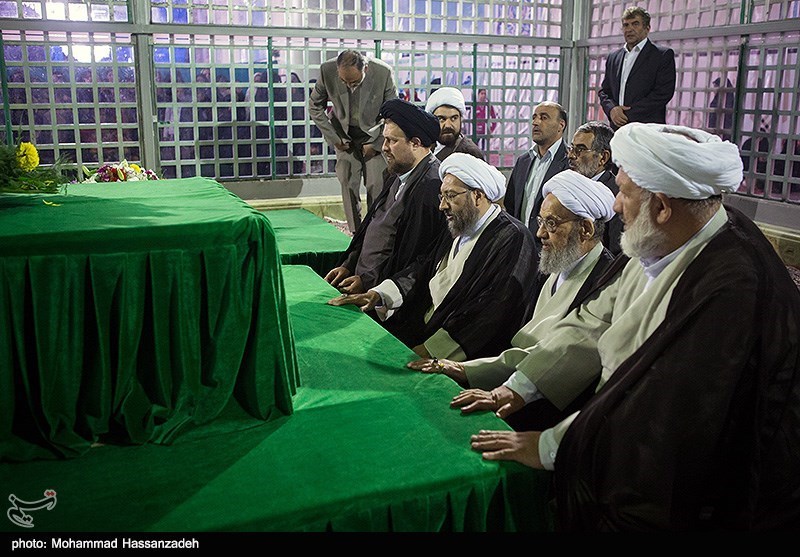 آملی لاریجانی در حرم امام خمینی(ره)