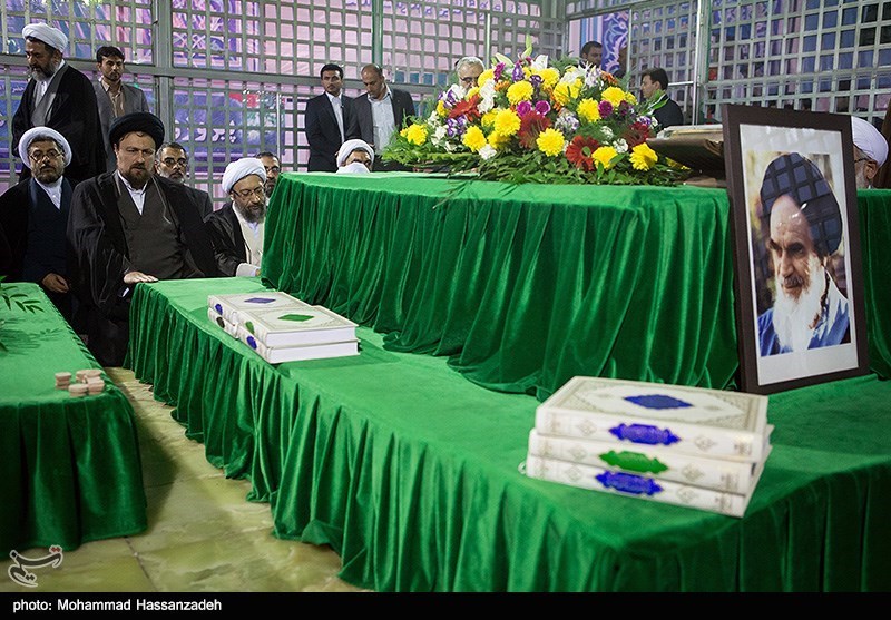 آملی لاریجانی در حرم امام خمینی(ره)