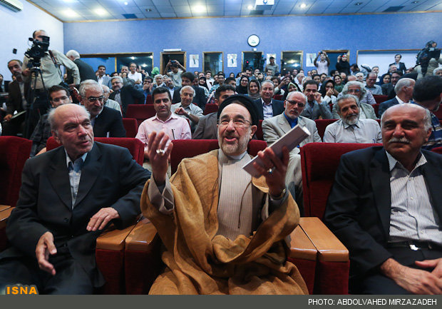 حواشی مراسم نکوداشت۸۰سالگی داوری اردکانی
