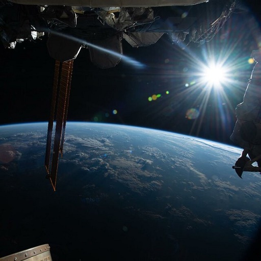 طلوع تدریجی آفتاب از منظر فضا