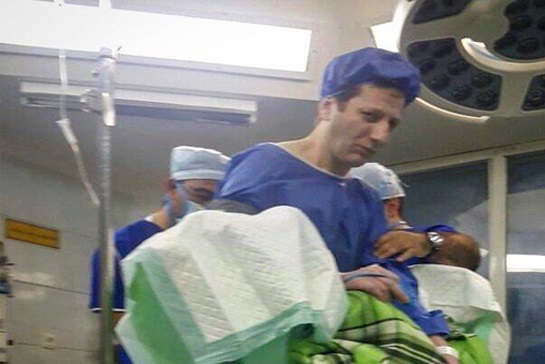 بابک زنجانی روی تخت بیمارستان