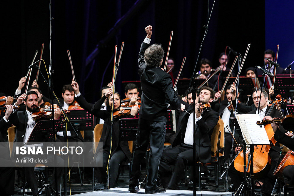 اجرای ارکستر سمفونیک تهران به رهبری شهرداد روحانی