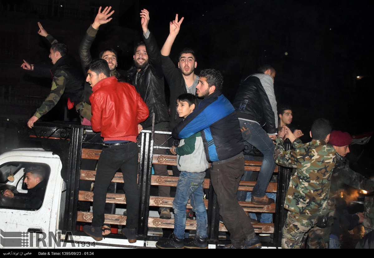 تصاویر / شب شاد مردم حلب پس از شکست تکفیریها