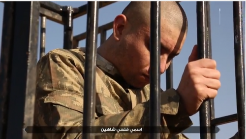 داعش ۲ سرباز ترکیه را سوزاند+تصاویر
