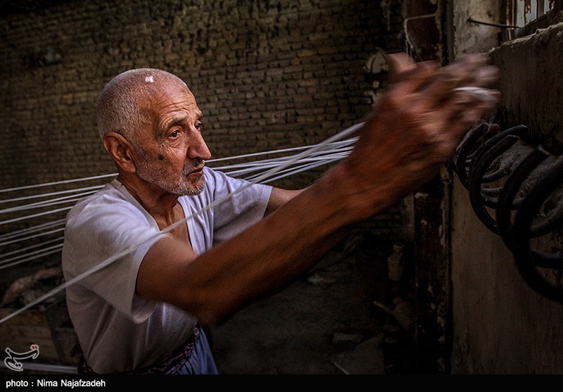 هنر نخ تابی دستی در مشهد