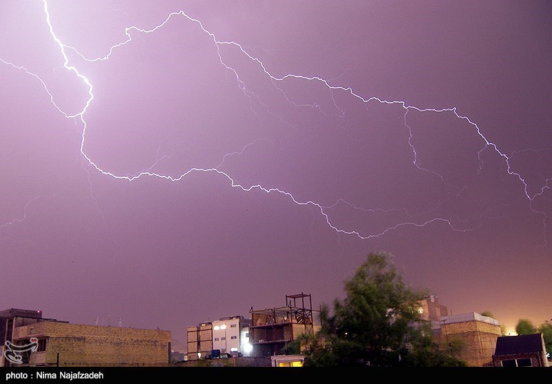تصاویری از رعد و برق در مشهد