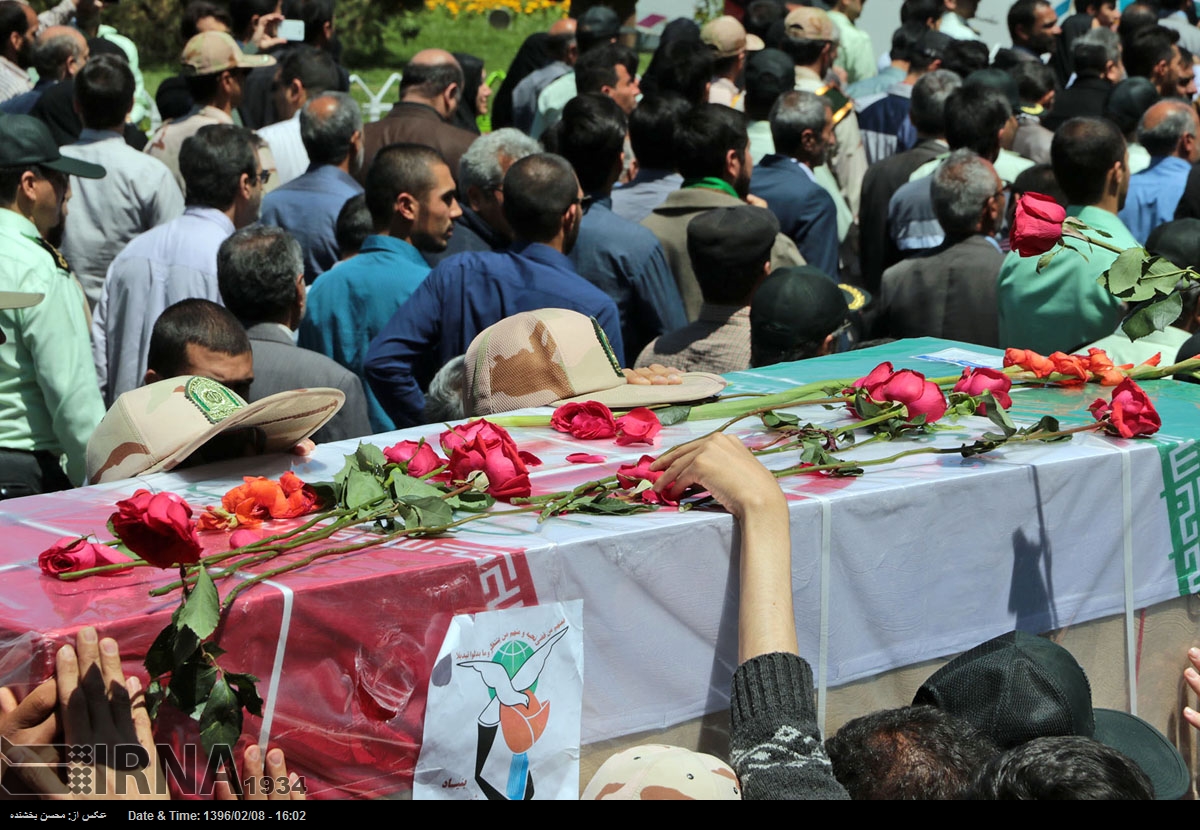 تشییع پیکر پاک ۶ شهید حادثه تروریستی در مشهد