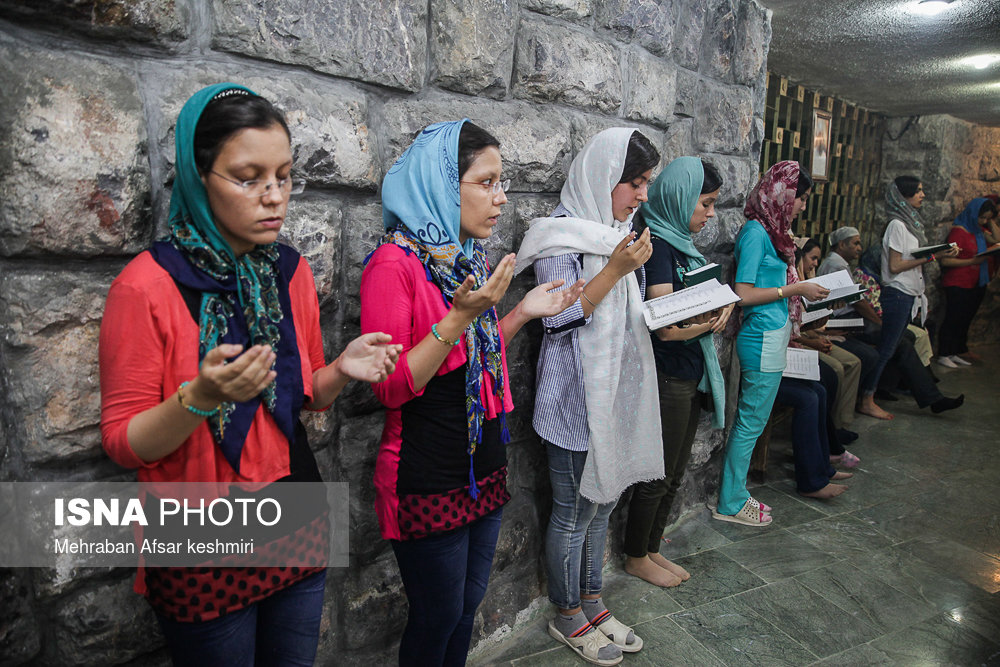 گردهمایی زرتشتیان در زیارتگاه «پیرسبز»