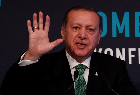 اردوغان: اگر جریان نفت و کالا را متوقف کنیم، کردهای عراق گرسنه می‌مانند