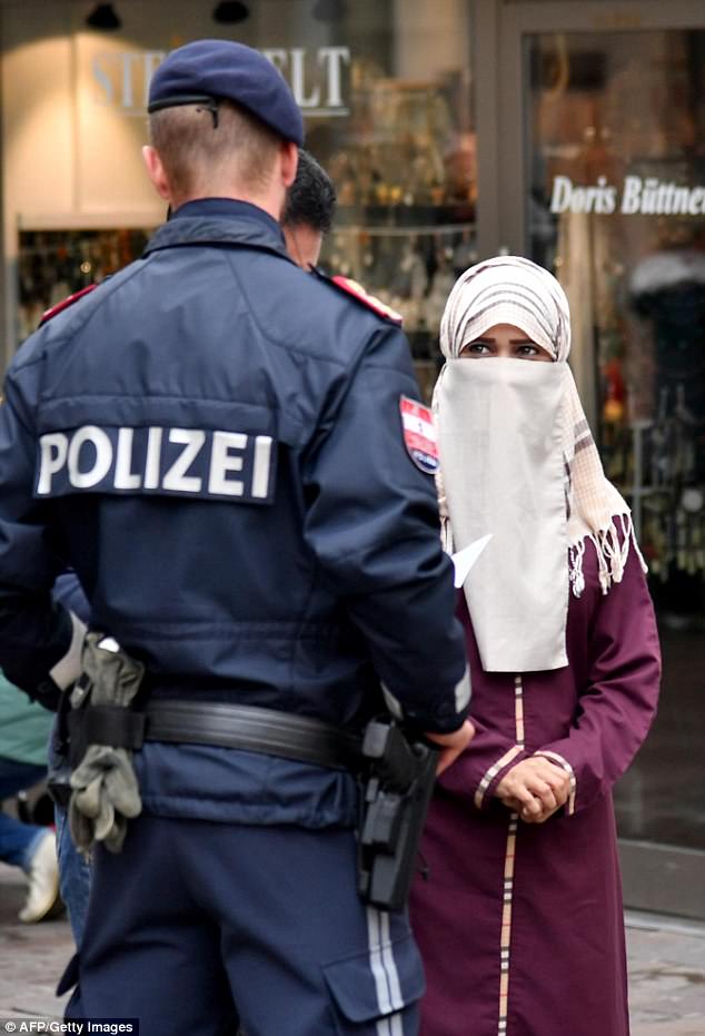 آغاز اجرای قانون ضد روبنده و برقع در اتریش