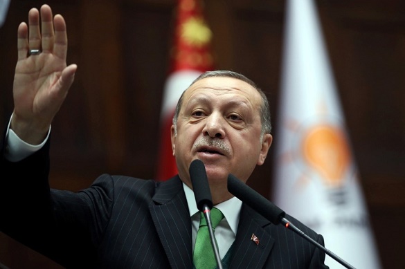 اردوغان: ناتو باید در مقابل آمریکا بایستد