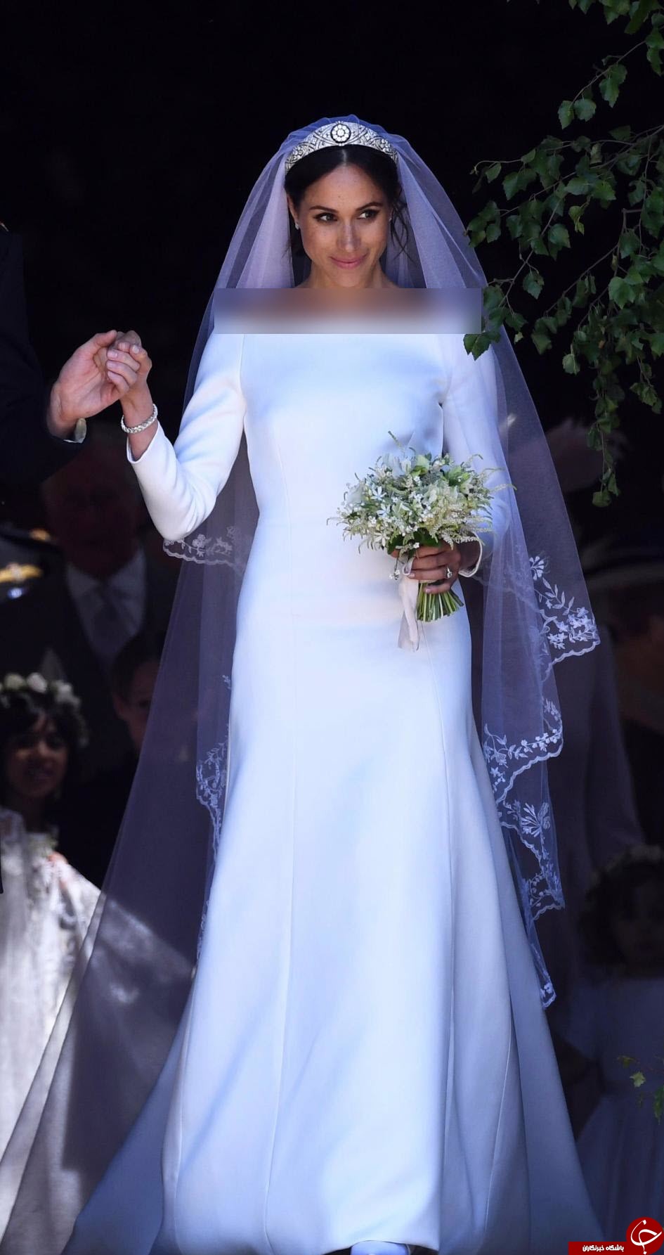 طرح لباس عروس ملکه انگلیس دزدی از آب در آمد! +عکس