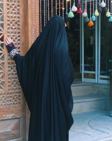حجاب؛ آموزهای قرآنی برای حفظ شخصیت انسانی زن حجاب؛ آموزهای قرآنی برای حفظ شخصیت انسانی زن