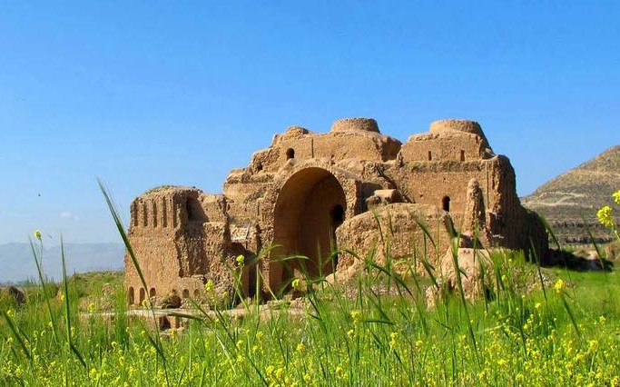 کاخ اردشیر بابکان، یادگار ساسانیان در فیروزآباد کاخ اردشیر بابکان، یادگار ساسانیان در فیروزآباد