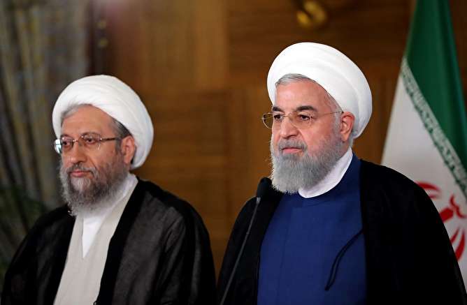 دو نامه جداگانه نمایندگان به روحانی و آملی لاریجانی/ مجازات فوری اخلالگران اقتصادی و تغییرات حداکثری در کابینه