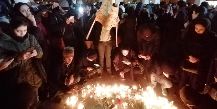 تشنج در تجمع دانشجویان برای همدردی با خانواده جانباختگان هواپیمای اوکراینی