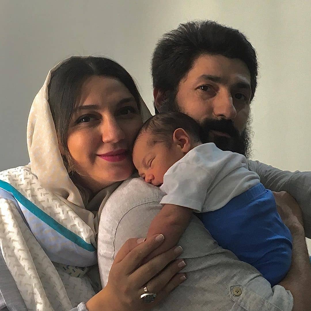 اولین عکس زوج هنرمند با فرزند تازه متولد شده‌شان