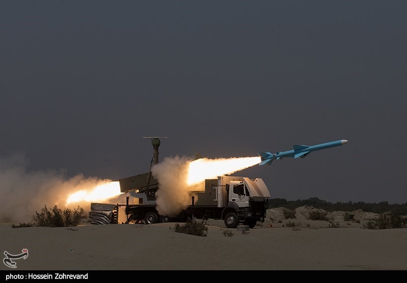 شلیک موشک قادر در رزمایش ذوالفقار ۹۹ ارتش