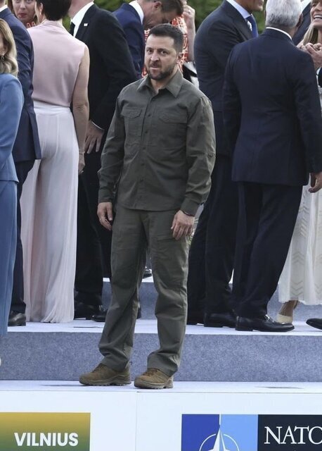 تصاویر جنجالی زلنسکی در نشست ناتو