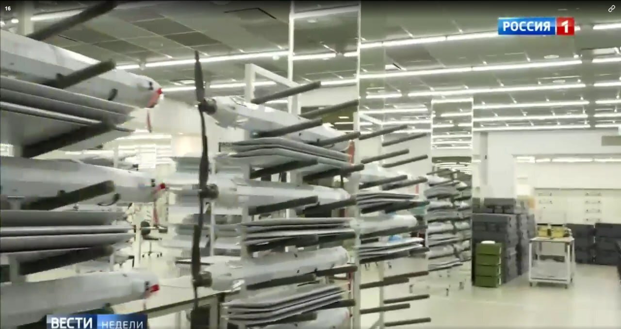 تصاویر باورنکردنی از انبار پهپادهای انتحاری روسیه