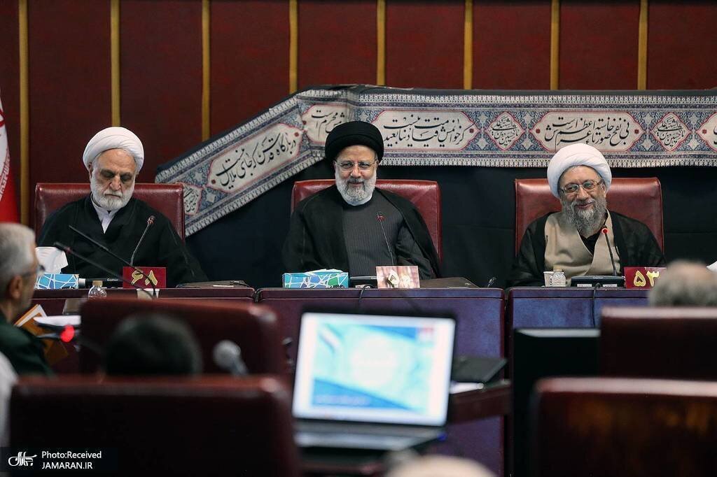 همنشینی روسای قوه قضاییه فعلی و پیشین+عکس همنشینی روسای قوه قضاییه فعلی و پیشین+عکس