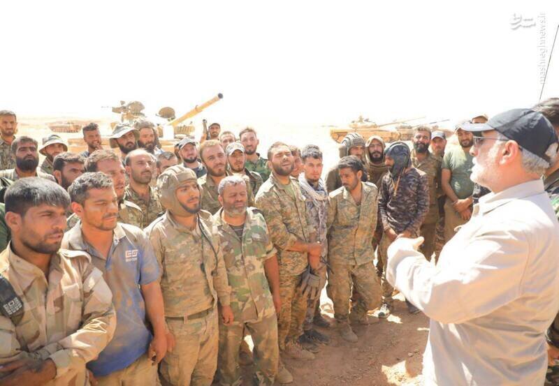 تیپ غیرنظامی سردار قاآنی در میان نیروهای ارتش سوریه+ عکس