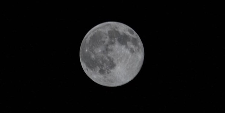 منظره‌ای شگفت انگیز از ماه کامل از زاویه دید ایستگاه فضایی بین‌المللی + عکس