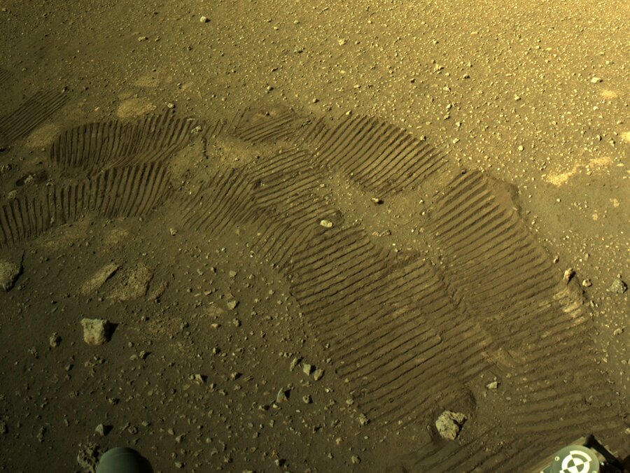 رد چرخ‌های استقامت در مریخ + عکس