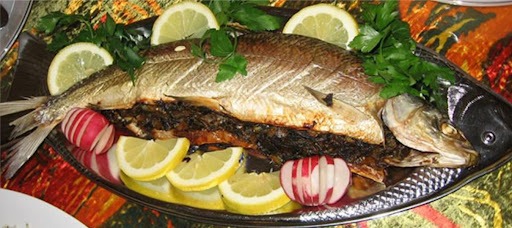 سبزی‌پلو با ماهی به روش طبخ مازندرانی