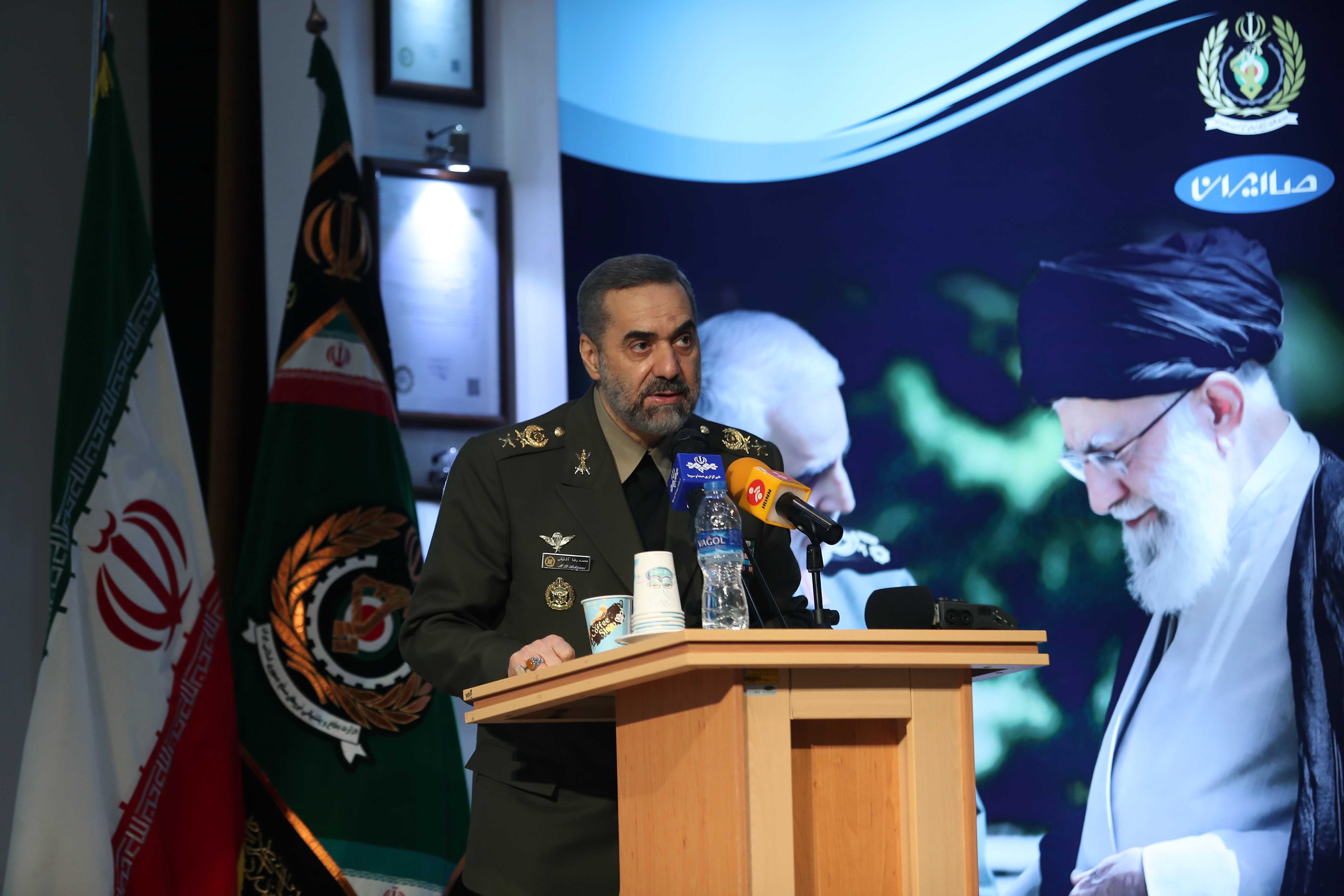 وزیر دفاع: تحریم نظام سلطه تأثیری در تلاش پایدار ما ندارد وزیر دفاع: تحریم نظام سلطه تأثیری در تلاش پایدار ما ندارد