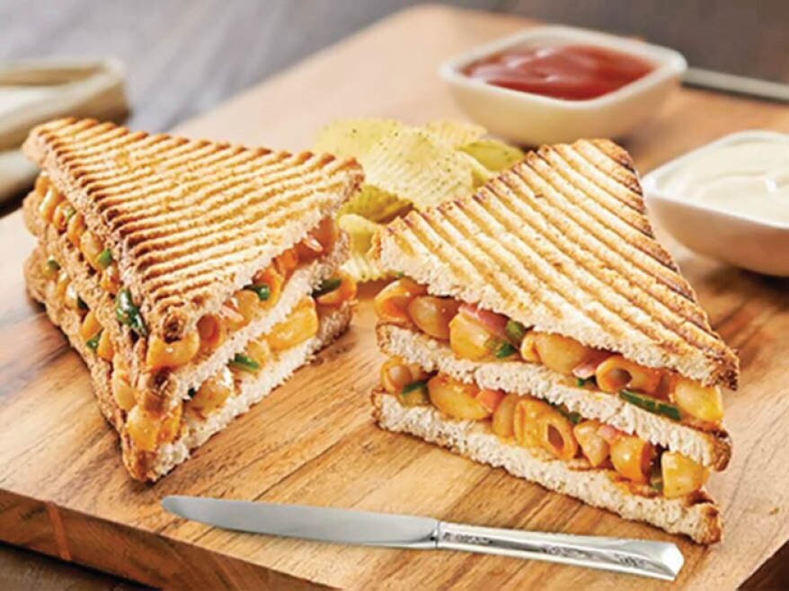 طرز تهیه ساندویچ پاستا و پنیر