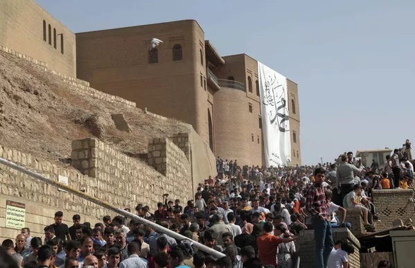 مسلمانان جشن مولود حضرت محمد را جشن می گیرند