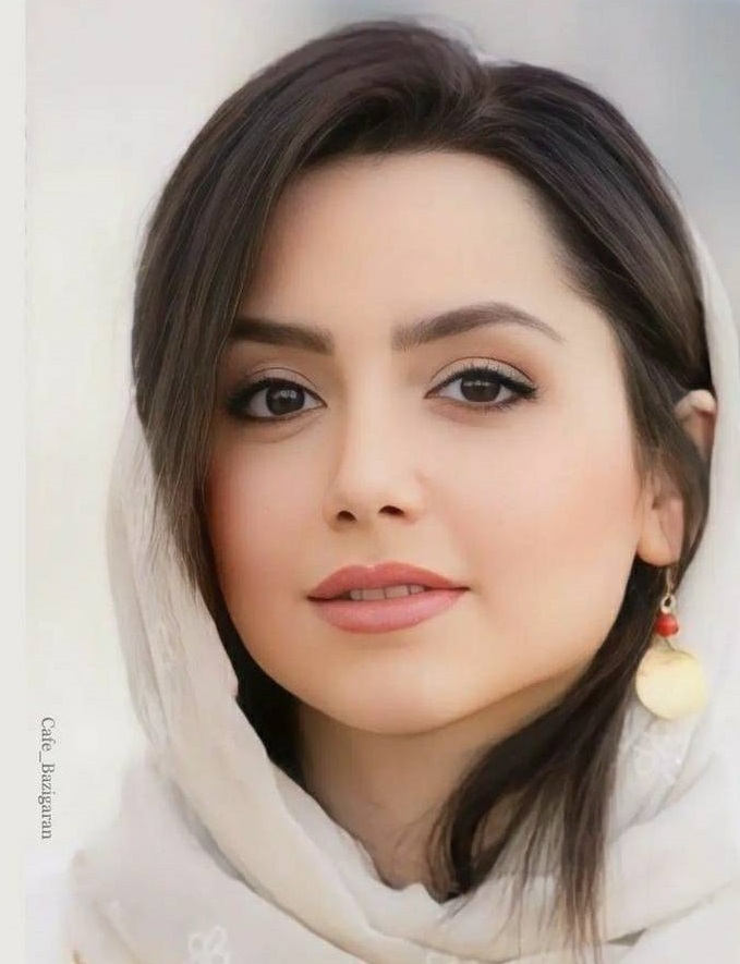 پورتره جذاب و زیبای نازنین بیاتی با میکاپی دیدنی+ عکس