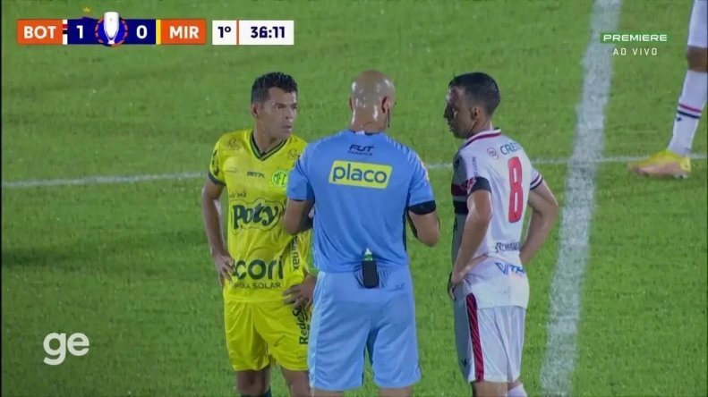 توقف یک مسابقه فوتبال