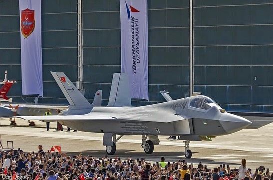 رونمایی از هواپیمای رزمی ملی ترکیه+ تصاویر