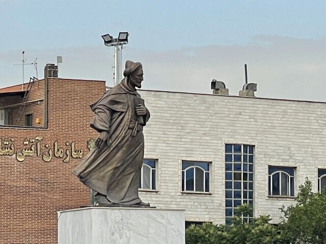 رونمایی از بزرگترین مجسمه برنزی پایتخت